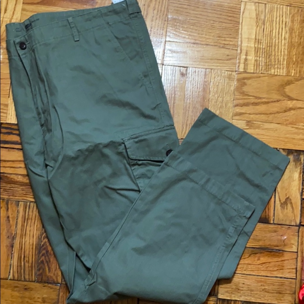 NWT Old Navy green SLIM pants size: 44 x 30, low on the hips!